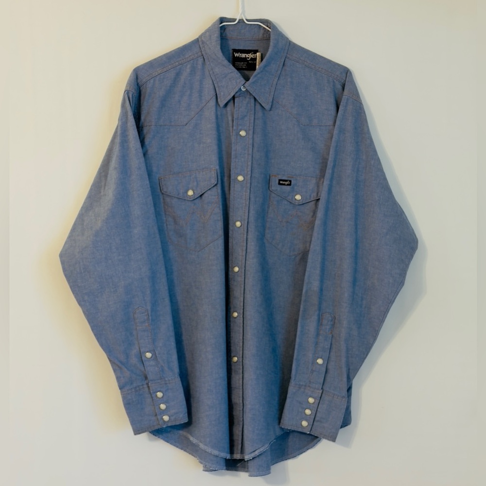 Wrangler Men's Light Blue Button Down Shirt